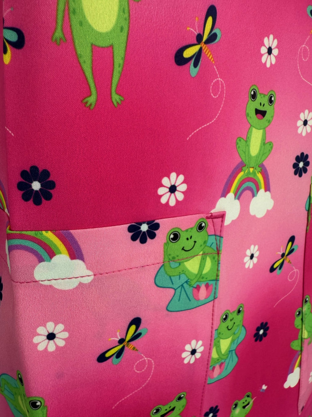 Ava Therese by Zavate Frogtastic — women's scrub | ScrubBox (view 5)